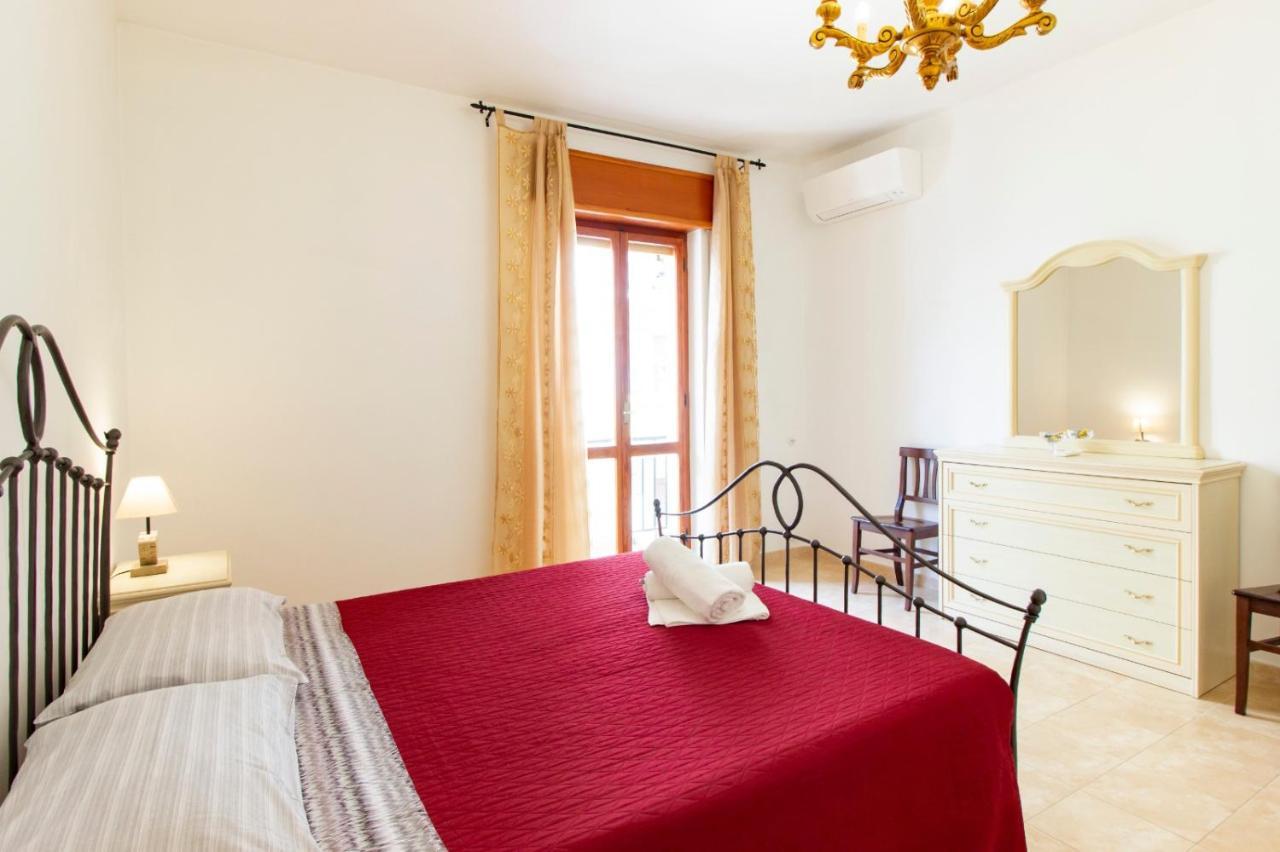Paoli 95 Apartment Alghero Bagian luar foto